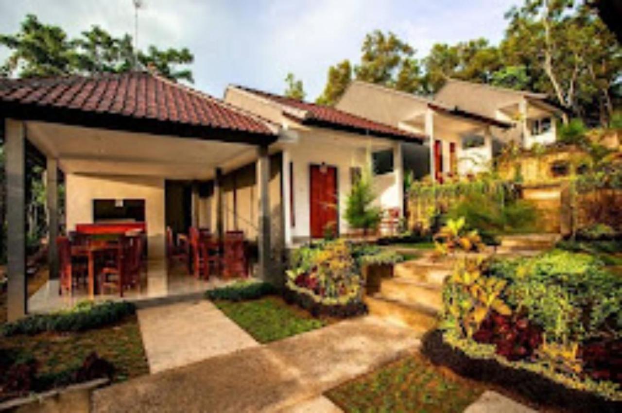 Singgahan Bungalow By Ecommerceloka Toyapakeh ภายนอก รูปภาพ